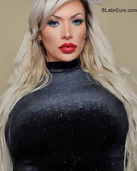 Date this athletic Spain girl Aline from Barcelona ES611