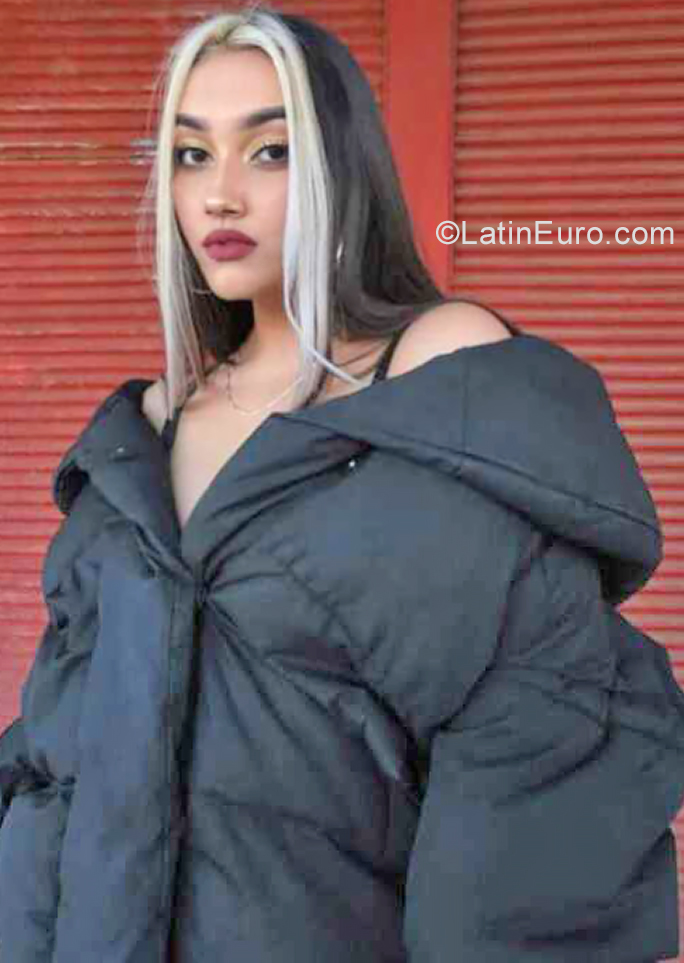 Date this foxy Chile girl Gipsy from Santiago CL255