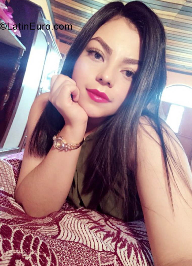 Date this sensual Guatemala girl Gabriela from Guatemala GT178