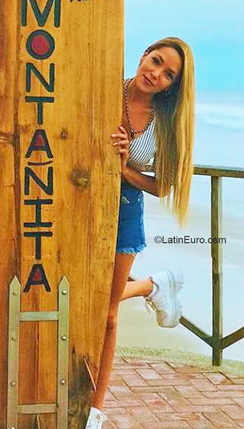 Date this funny Argentina girl Marinne from Buenos Aires AR716