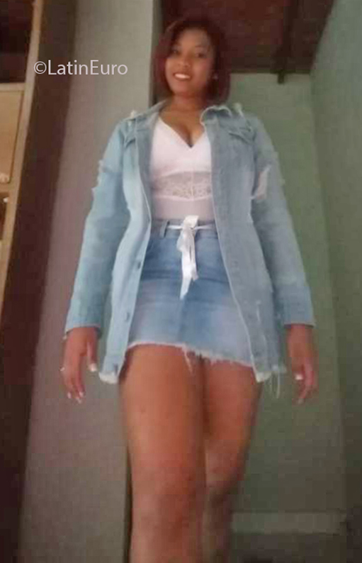 Date this athletic Colombia girl Mary from Medellin CO29866