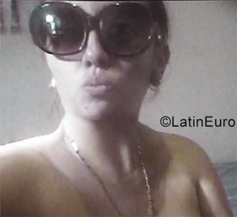 Date this nice looking Venezuela girl Carol from Maracaibo VE3871