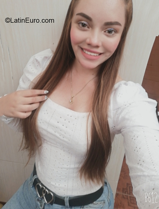 Date this fun Colombia girl Shara from Bogota CO30003