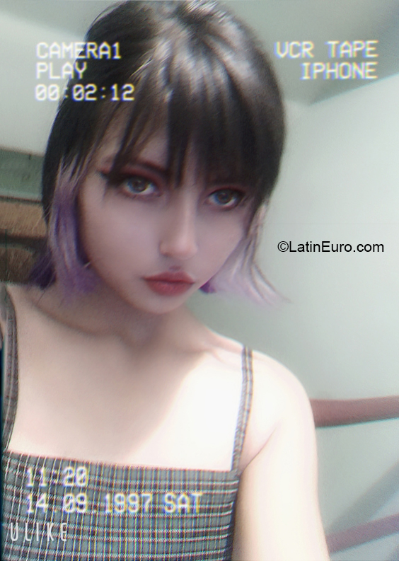 Date this attractive Bolivia girl Yeremi from Cochabamba BO120