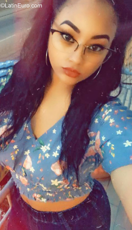 Date this voluptuous Italy girl Andy from Reggio Emilia IT346