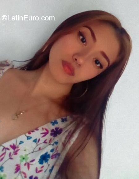 Date this pretty El Salvador girl Nicole from San Salvador SV164