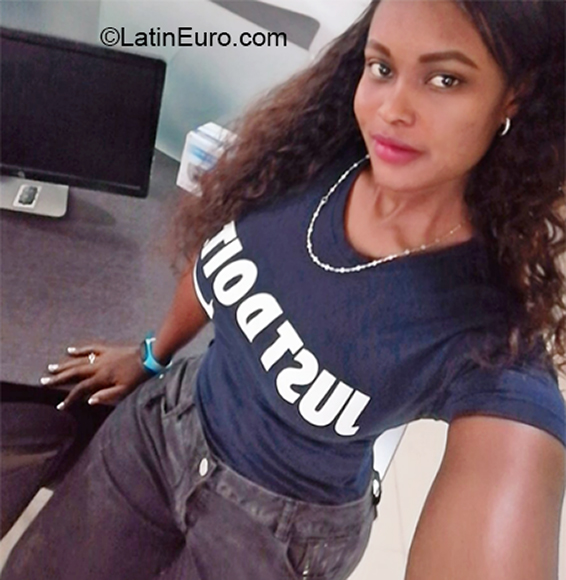 Date this cute Colombia girl Alana from Cali CO30052