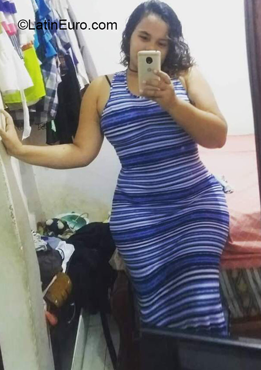 Date this attractive Colombia girl Janni from Santa Marta CO30054