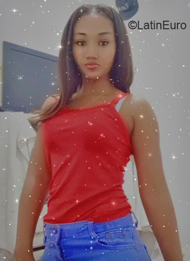 Date this voluptuous Colombia girl Angie from Cali - Villagorgona CO30064