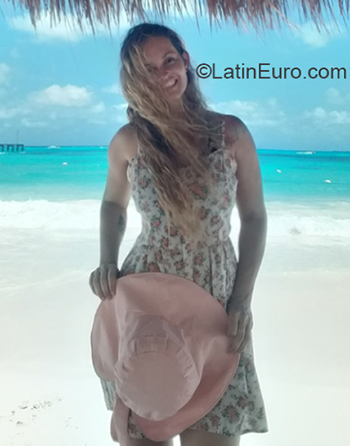 Date this passionate Colombia girl Yeny lopez from Medellin CO30065