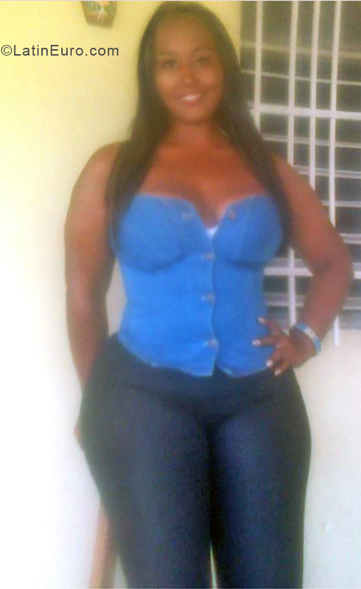 Date this happy Venezuela girl Elianny from Caracas VE3925