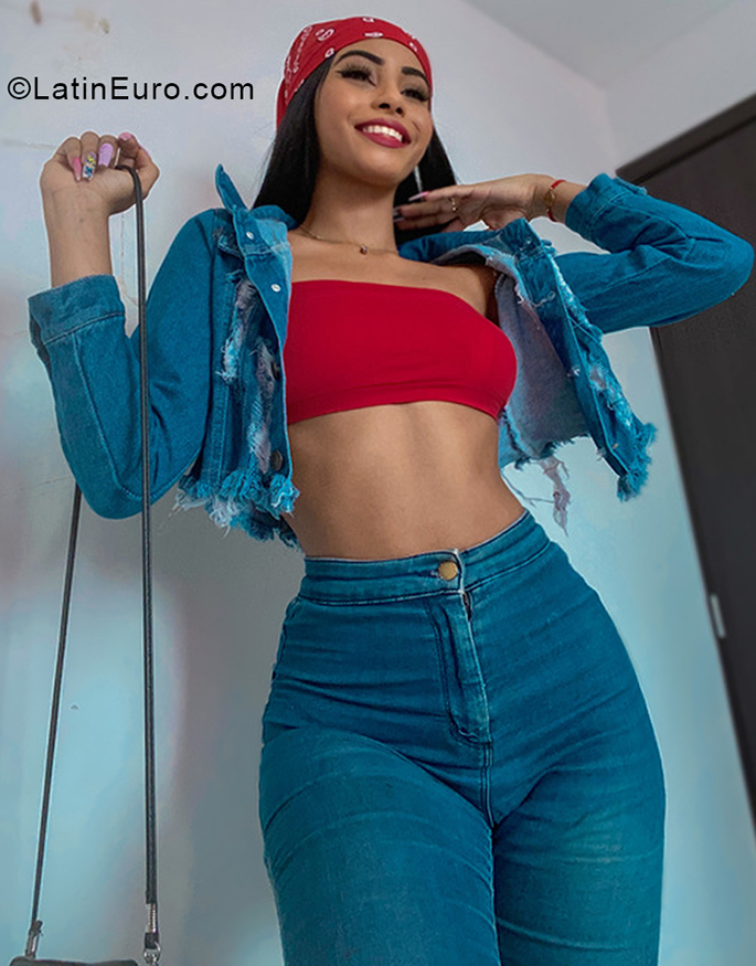 Date this delightful Colombia girl Shirly from Bogota CO30137