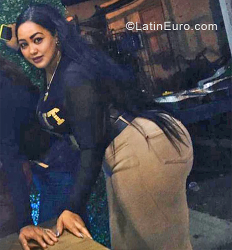 Date this happy Dominican Republic girl Gimelody from Santo Domingo DO39817