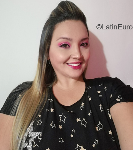 Date this foxy Colombia girl Lisa from Buga CO30254