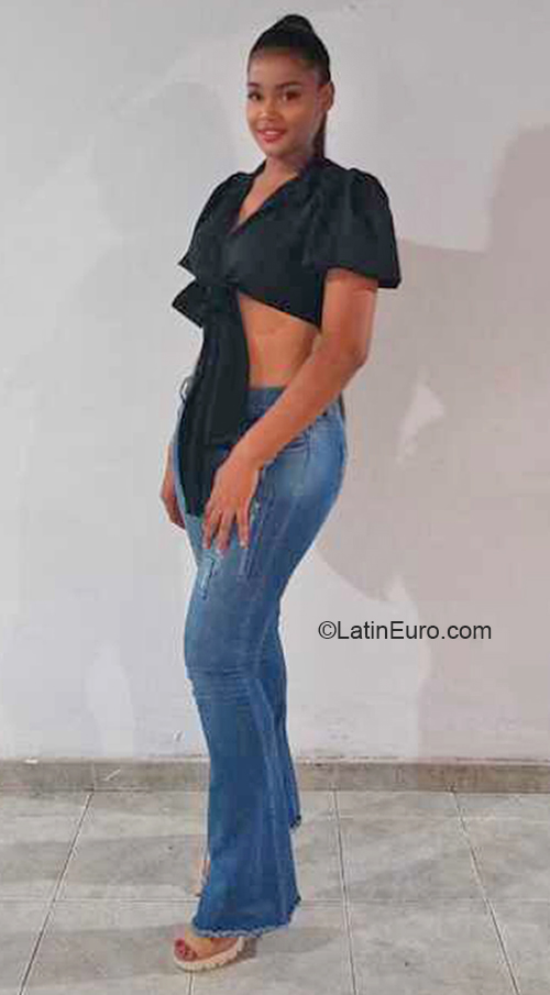 Date this fun Colombia girl Elizabeth from Cali CO30264