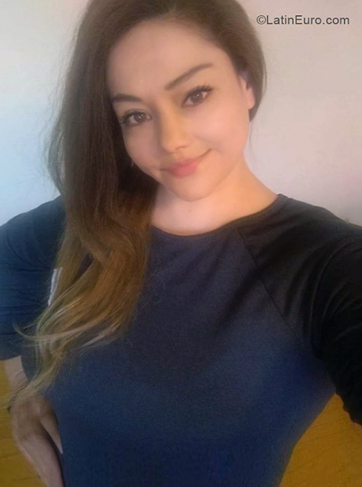 Date this young Canada girl Sunflower from Toronto CA859