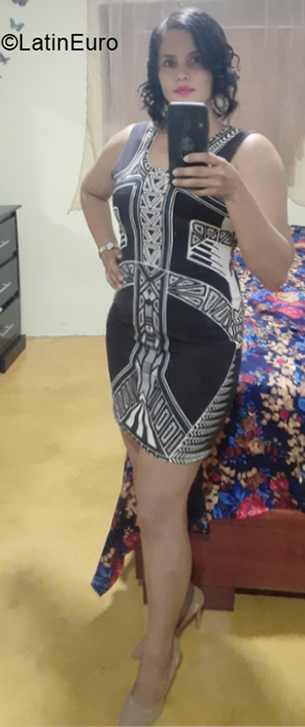 Date this passionate Dominican Republic girl Elio from Santo Domingo DO39890