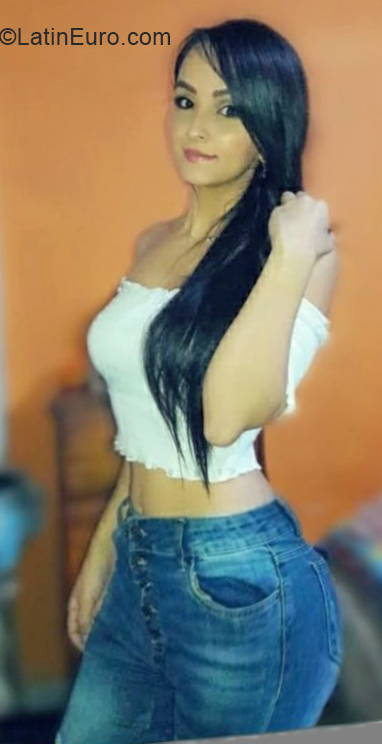 Date this cute Colombia girl Mar from cali CO30440