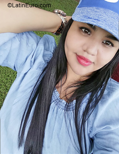 Date this nice looking El Salvador girl Faby from San Salvador SV169
