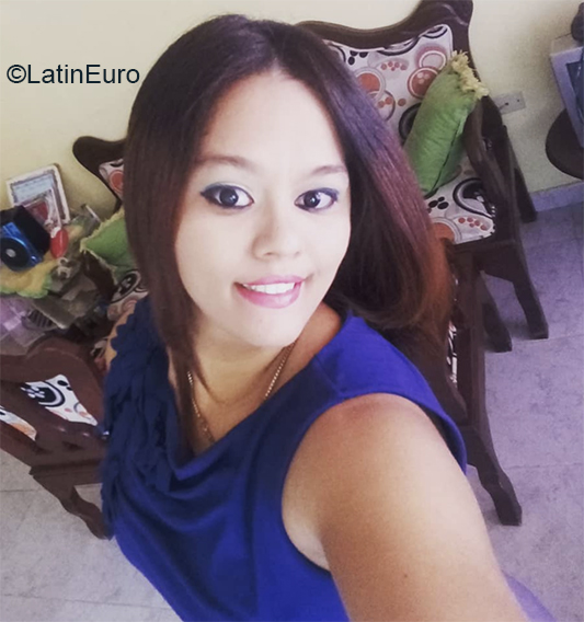 Date this beautiful Dominican Republic girl Desire from Santo Domingo DO39985