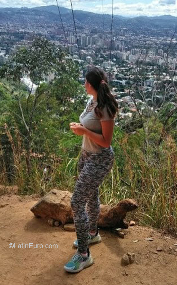 Date this delightful Venezuela girl Angie from Caracas VE3995