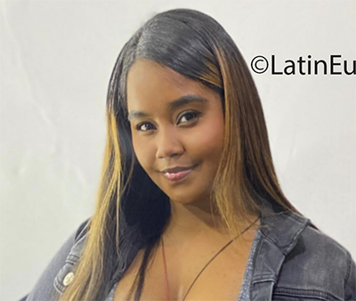 Date this nice looking Colombia girl Kimberly from Cali CO30598