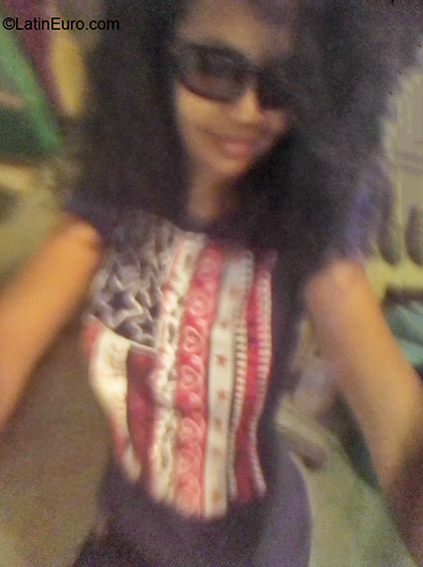 Date this foxy Dominican Republic girl Karina from La Romana DO40087