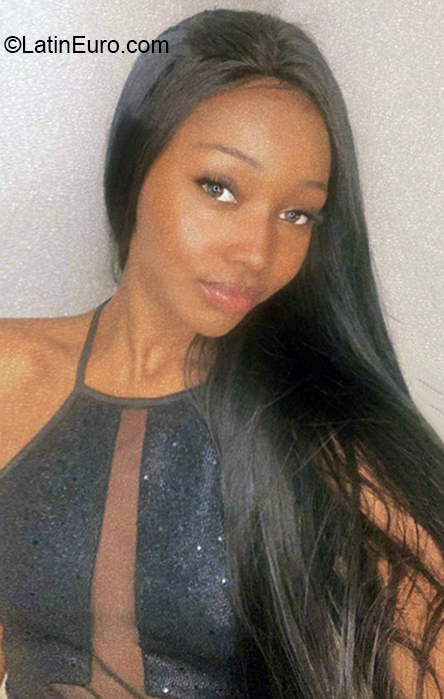 Date this charming Colombia girl Gina from Cali CO30690