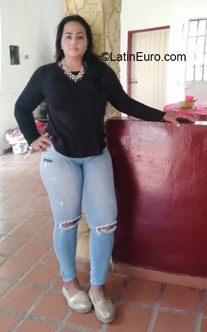 Date this beautiful Venezuela girl Lachina from Barquisimeto VE4046