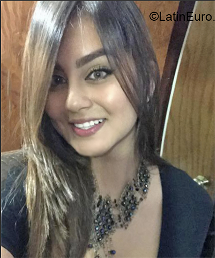 Date this happy El Salvador girl Isabel from San Salvador SV171