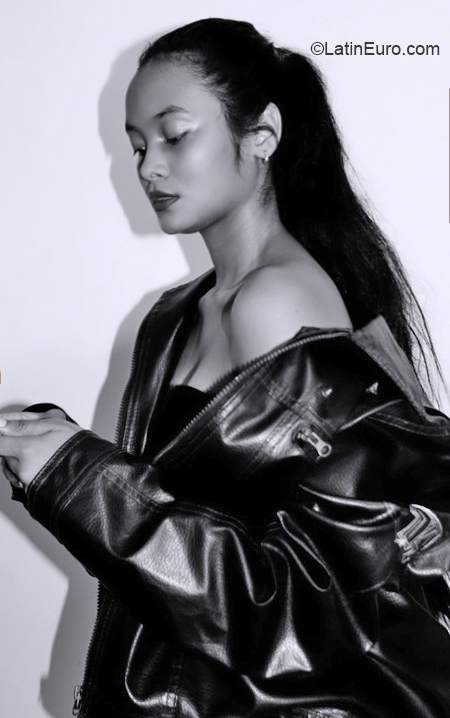 Date this athletic Colombia girl Cristina from Bogota CO30762