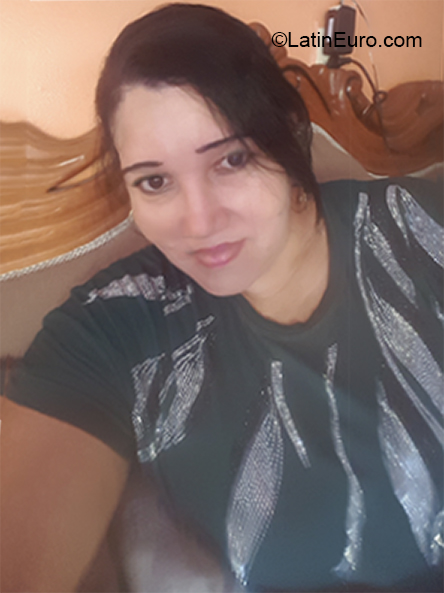 Date this young Dominican Republic girl Doraliza from Cotui DO40224