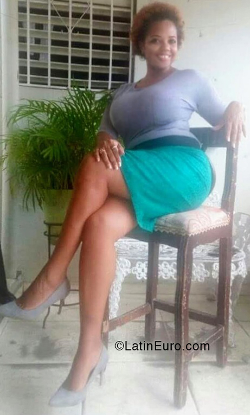 Date this good-looking Dominican Republic girl Sheila from Santo Domingo DO40368