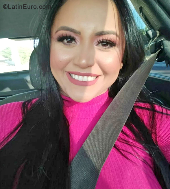 Date this attractive Brazil girl Fabricia from Caucaia BR11486