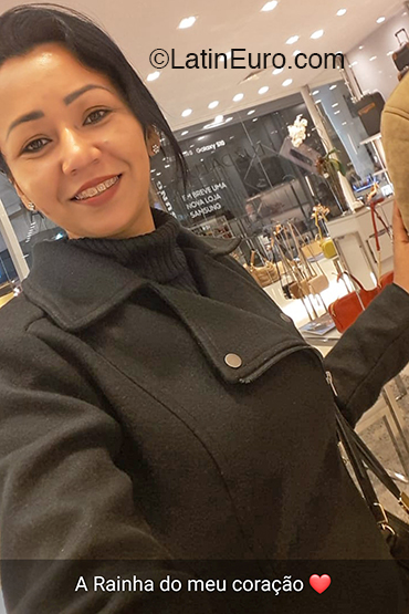 Date this charming Brazil girl Regiane from Blumenau BR11500