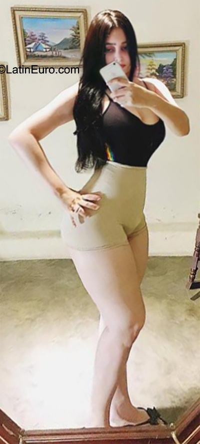 Date this funny Ecuador girl Astrid from Guayaquil EC871
