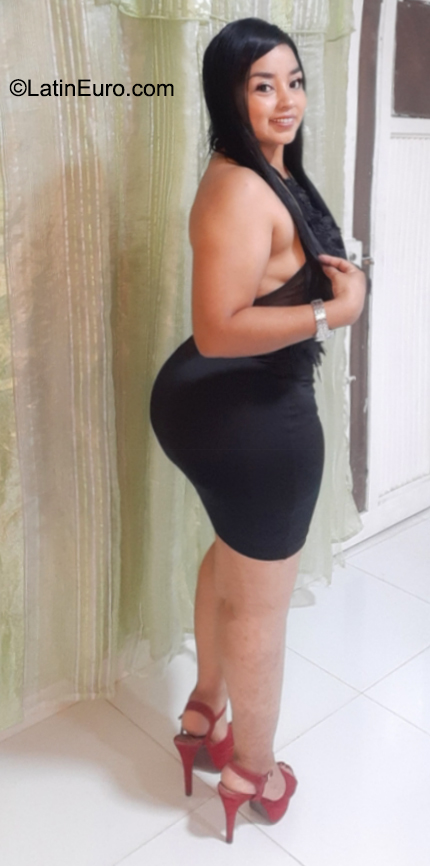 Date this sultry Colombia girl Patricia from Cali CO31001