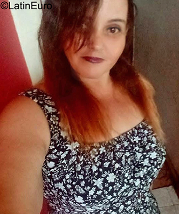 Date this nice looking Brazil girl Silvia from Sao Paulo BR11516