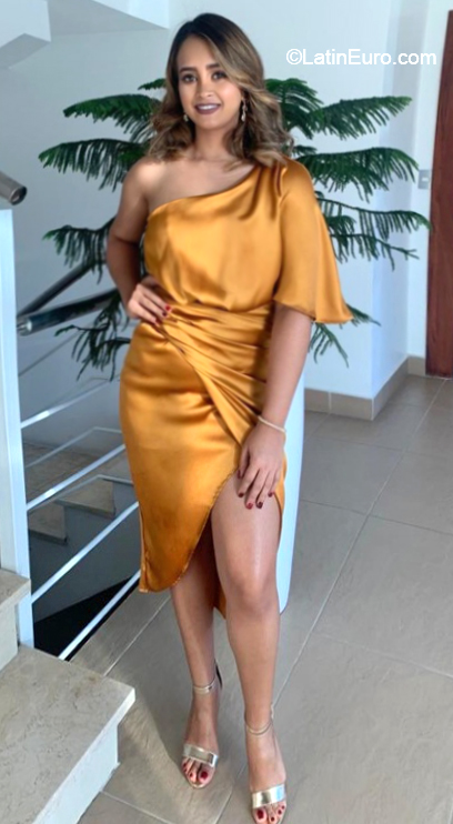 Date this gorgeous Dominican Republic girl Yun from Santo Domingo DO40333