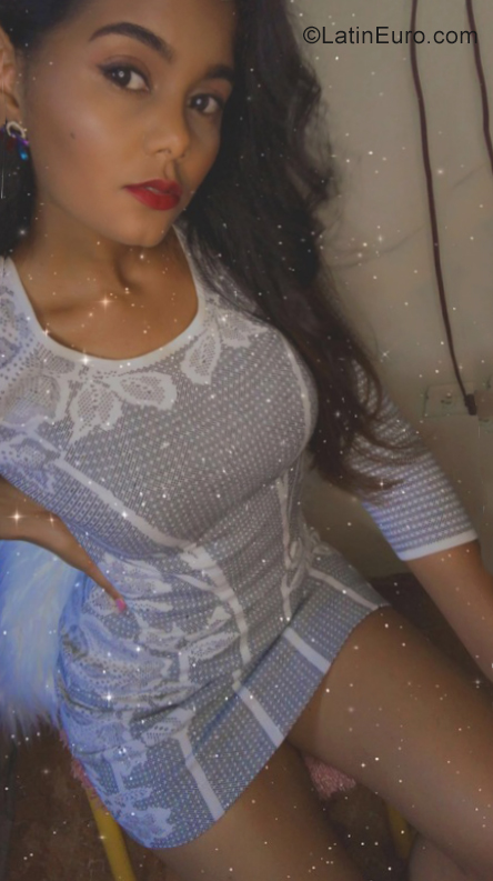 Date this passionate Dominican Republic girl Ana from Santo Domingo DO40370