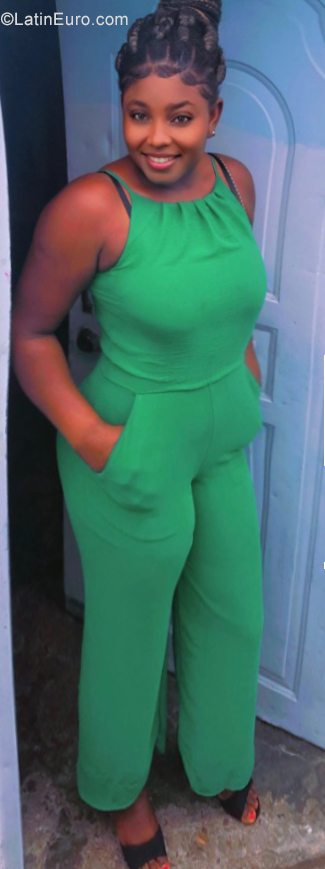 Date this athletic Dominican Republic girl MeechlovePr from Santo Domingo DO40372
