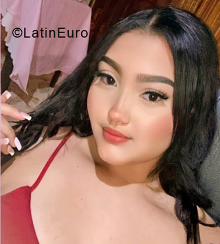 Date this happy Colombia girl Carolina from Medellin CO31116