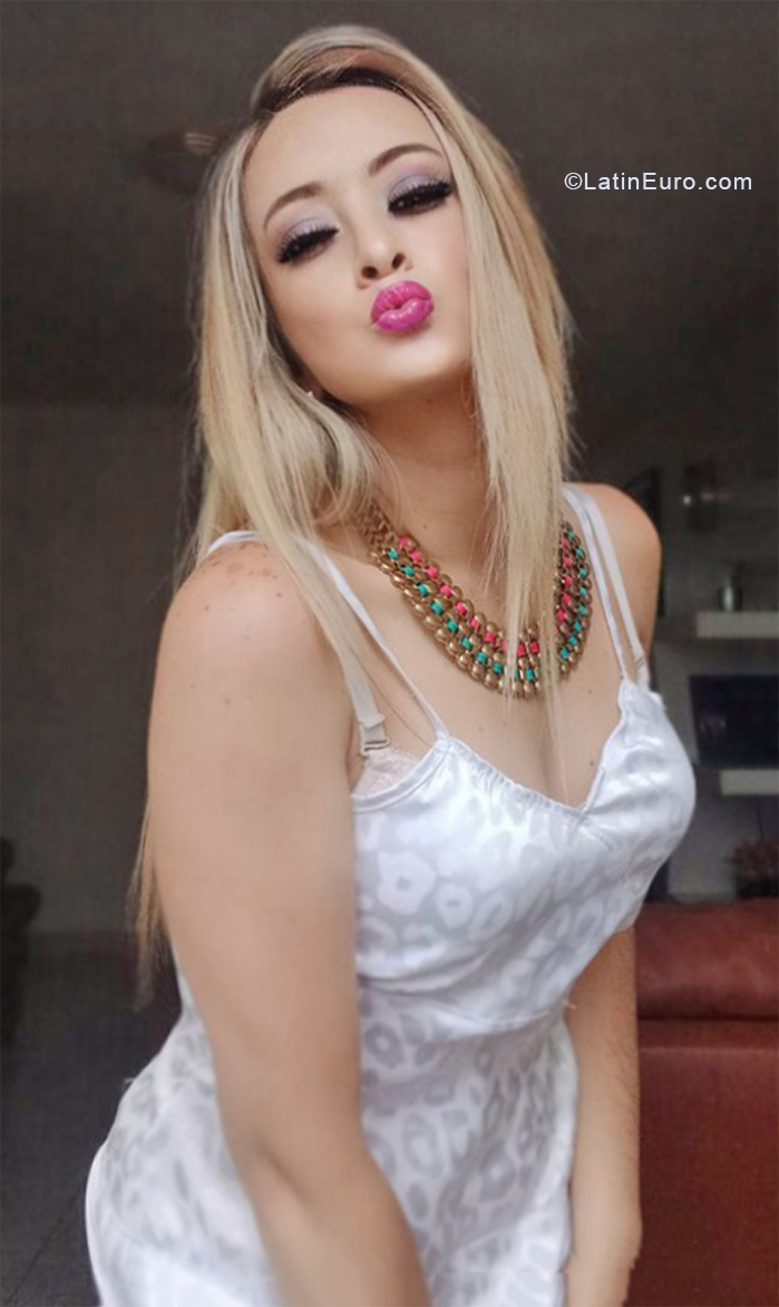 Date this sultry Venezuela girl Brigitte from Caracas VE4114