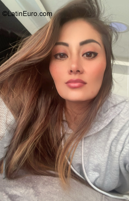 Date this sensual Ecuador girl Sofia from Ambato EC877