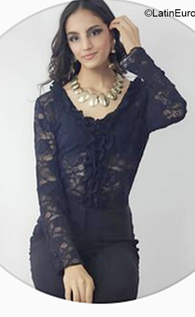 Date this lovely Venezuela girl MoonFlower from  VE4120