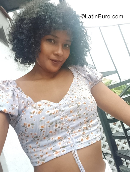 Date this charming Colombia girl 041111 from Barranquilla CO31476