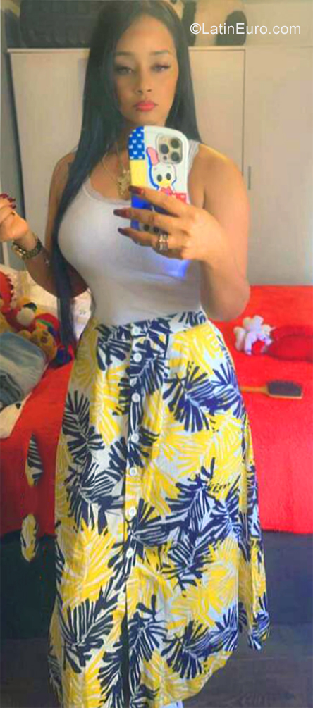 Date this young France girl Claidys from Paris FR337