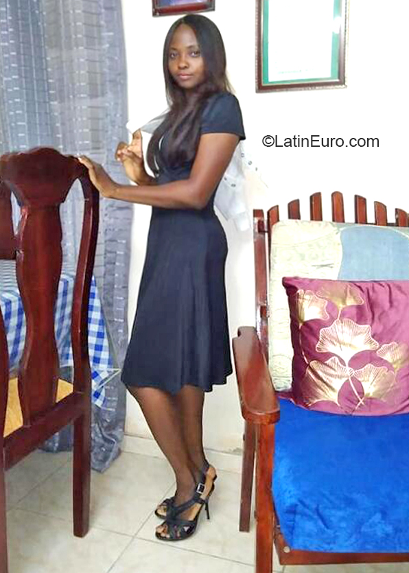 Date this lovely Dominican Republic girl Ana from Santo Domingo DO40535