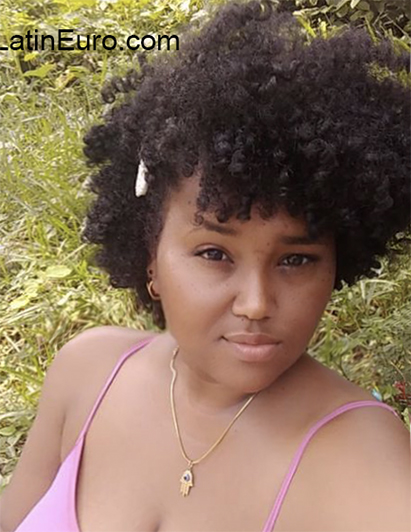 Date this good-looking Dominican Republic girl Amanda from Santiago De Los Caballeros DO40548