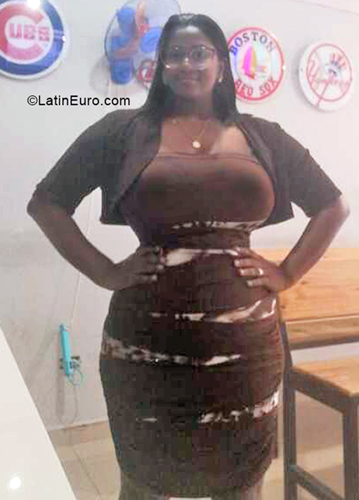 Date this cute Dominican Republic girl Elizabeth from Santo Domingo DO40567